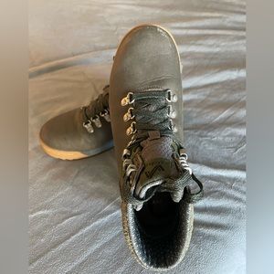 Forsake hiking books W 6.5